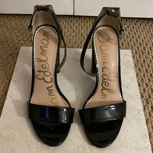 Sam Edelman block heel. Black patent leather.